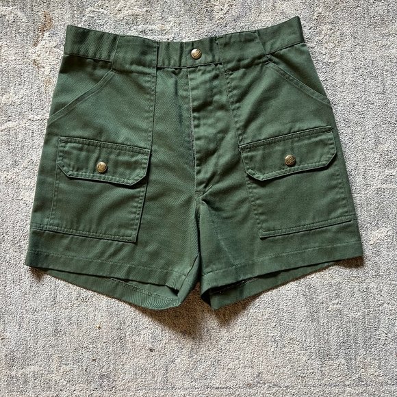 Vintage Woolrich Women's Green Cargo Shorts - Picture 3 of 4